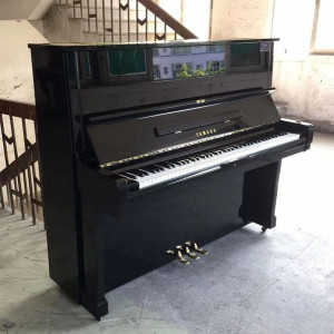 Yamaha U2H